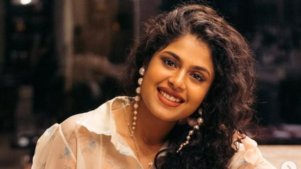 క్రేజ్ ఉన్నా ఆఫర్లు రాలేదుగా