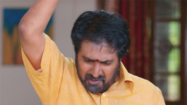 కప్పు విసిరికొట్టిన చక్రపాణి..