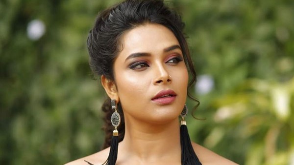 సినిమాల్లోనూ సత్తా.. ఫుల్ బిజీ