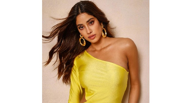 బికినీలో హాట్ గా..