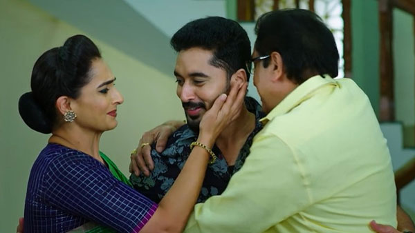 తల్లిదండ్రులను కలిసిన కార్తీక్