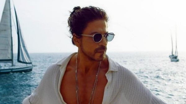 పఠాన్‌గా షారూఖ్ ఖాన్ ఎంటర్