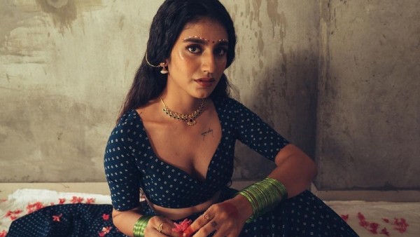 రాజకీయవేత్తల నుంచి..