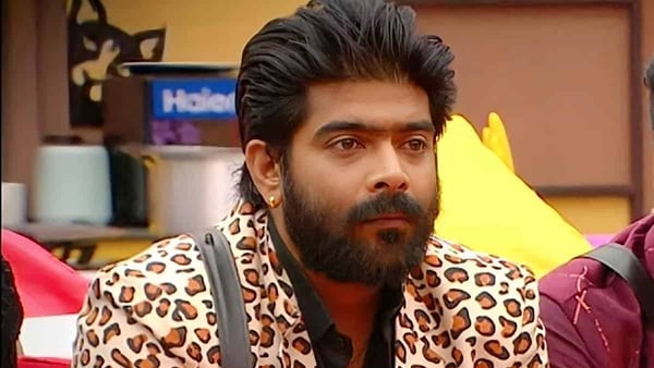 వాళ్లిద్దరి మధ్య రంజుగా