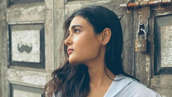 బికినీ అందాలతో రచ్చ..