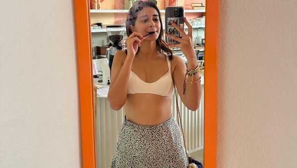  ఇషాన్ ఖట్టర్ తో కలిసి..