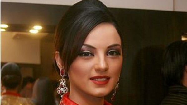 ఎవరీ సాదియా ఖాన్