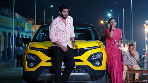 జంటగా గంట కొట్టించడంతో