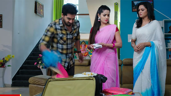 Big Twist in January 6th 2023 Episode number 1555 in Karthika Deepam serial: Karthik warning to Mounitha Big Twist in January 6th 2023 Episode number 1555 in Karthika Deepam serial: Karthik warning to Mounitha