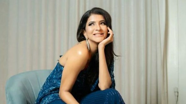 లెగ్స్ అందాలతో స్టిల్స్