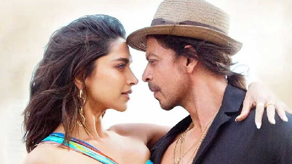 దీపిక గ్లామర్ గాను.. ఎమోషనల్ గాను..