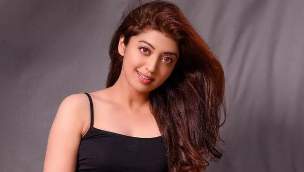 తల్లైన నటి.. ఆఫర్ల కోసం