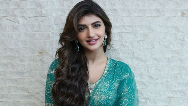 Sreeleela Left Out From Mahesh and Trivikram Movie