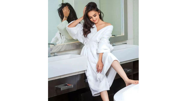  గ్లామర్ ట్రీట్‌తో హైలైట్‌గా