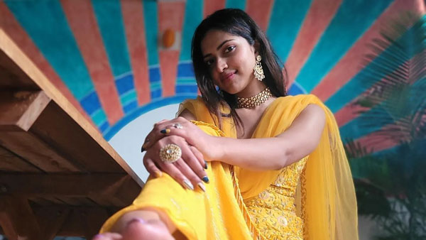 స్విమ్మింగ్ వీడియో వదిలి