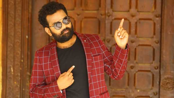 ఆటోనే ఇంటిపేరు అయింది