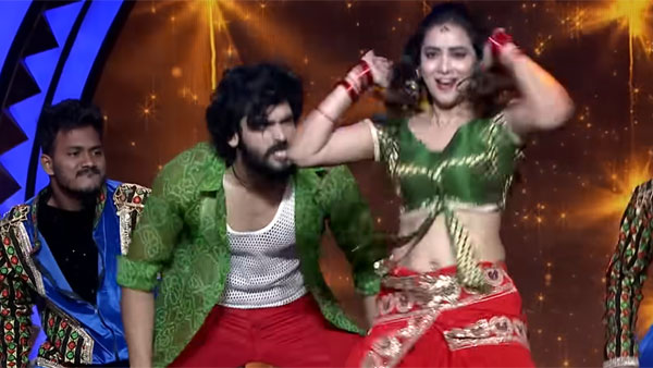 జోడీలుగా కంటెస్టెంట్స్..