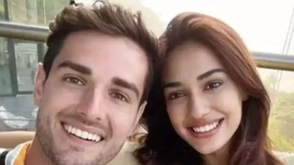 అతడితో హాట్ ఫొటోలు వదులుతూ..