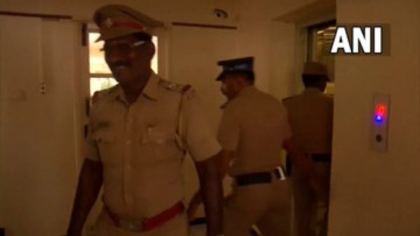 ఇంట్లోకి ఎవరైనా చొరబడ్డారా..