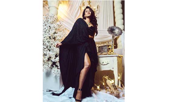  ఘాటైన స్టిల్ వైరల్