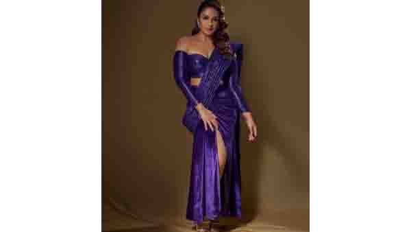  సగం చీరలో ఊహించని విధంగా..