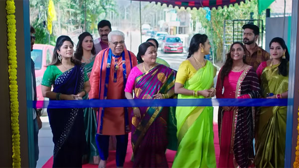 పిల్ల కాకి అంటూ తాతయ్య