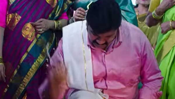 రిబ్బన్ కటింగ్.. కొబ్బరికాయతో