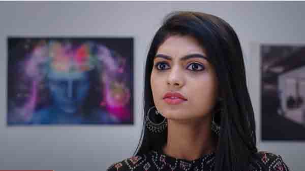 దివ్యకు ఒక మార్కు ఉంటుంది