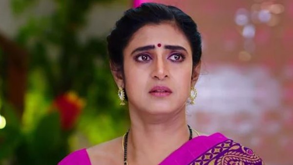  దివ్యకు హారతులు.. సందడి