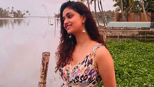 హోమ్లీగా కనిపించే కీర్తి సురేష్..