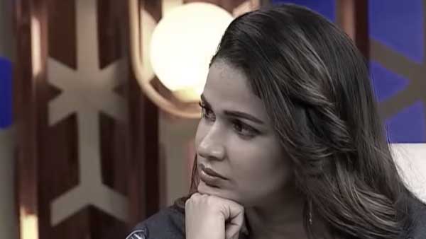 డిజిటల్ పైకి ఎంట్రీ..