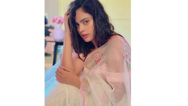 గ్లామర్ ట్రీట్ ఇస్తోన్న బ్యూటీ