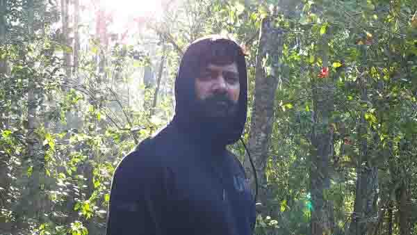 విభిన్న పాత్రలు చేసుకుంటూ..