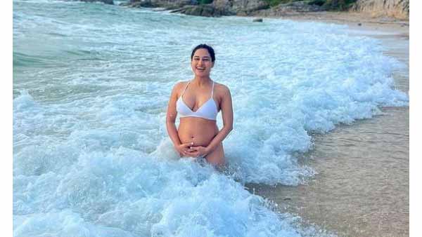 సోషల్ మీడియాలో బిజీగా