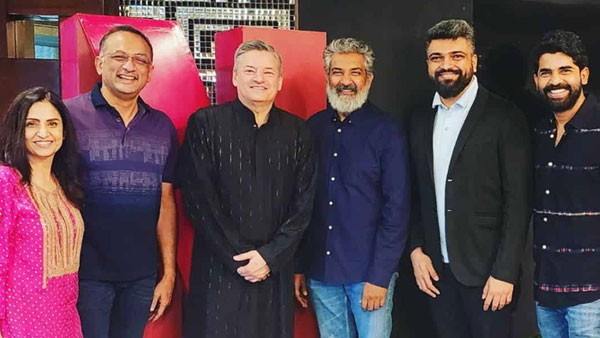 అన్ని వెర్షన్లు.. 800 కోట్లు..