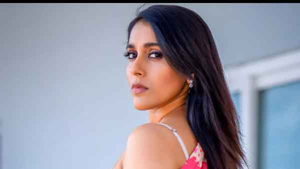 సినిమాల్లో.. నెమ్మదిగానే