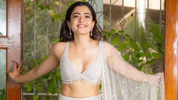 ఇక్కడా అక్కడా కొట్టేసింది