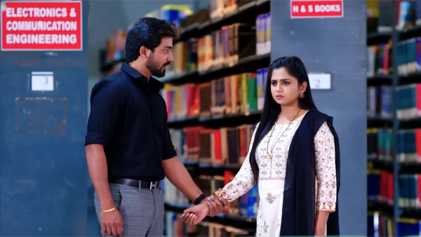 వసుధా చేయి పట్టుకున్న రిషి..