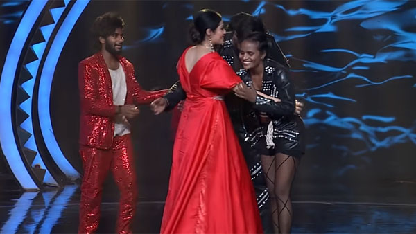 హగ్ చేసుకున్న సదా..