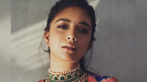 మొన్న హాట్ యోగాతో..