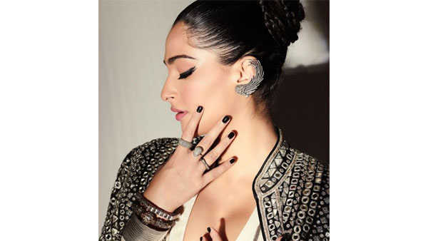 సోనమ్ ఘాటు పిక్స్ వైరల్