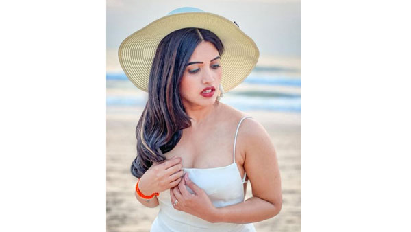 గ్లామర్ షోతో సెగలు రేపేలా