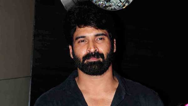 పెళ్లి చేసుకోకుండా తండ్రి ఏంటీ..