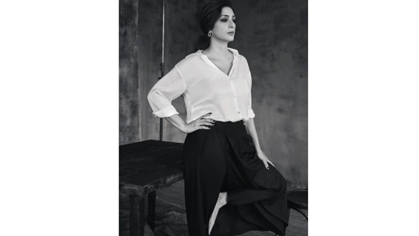 షర్ట్ విప్పేసి మరీ గ్లామర్ షో