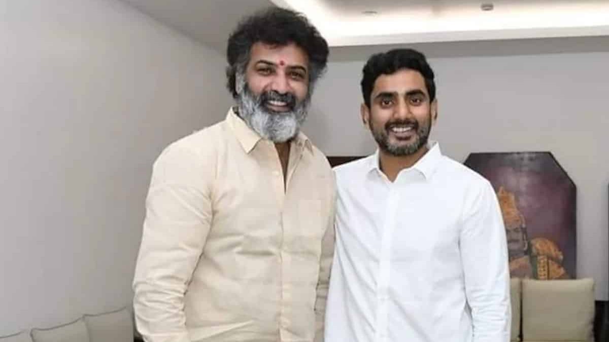 రాజకీయాల్లో ఆసక్తి పెంచుకొని..