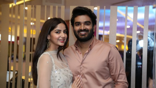  రిలీజ్‌కు ముందే ప్రీమియర్లతో