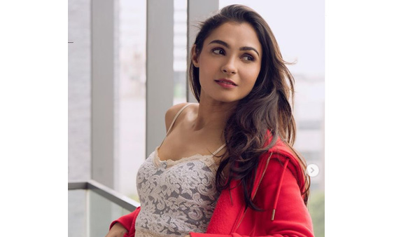 అలా నటిగా..