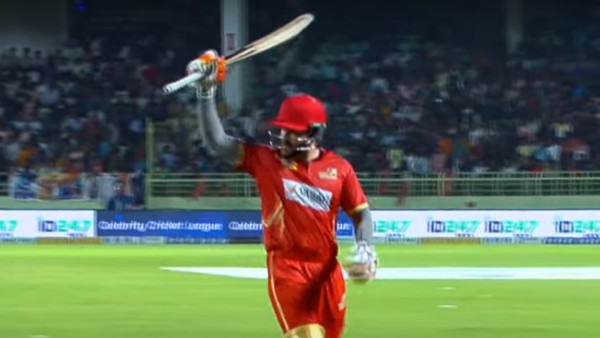  తెలుగు వారియర్స్ జట్టు తొలి ఇన్నింగ్స్‌లో