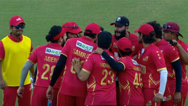 థమన్ 3 విక్కెట్లు