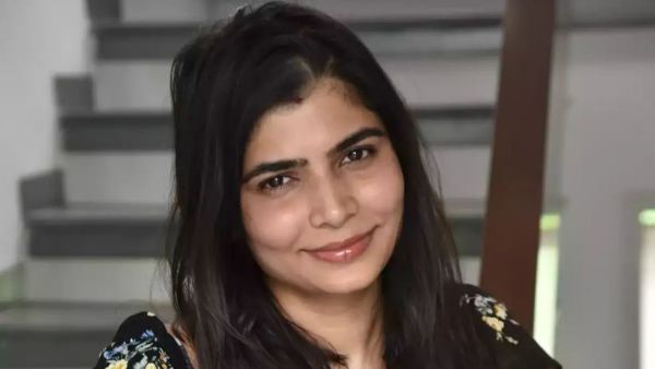  అనేక పాటలు పాడి..